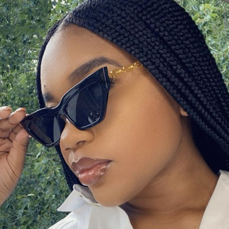 L&N Glam Chain Cat-Eye Sunglasses